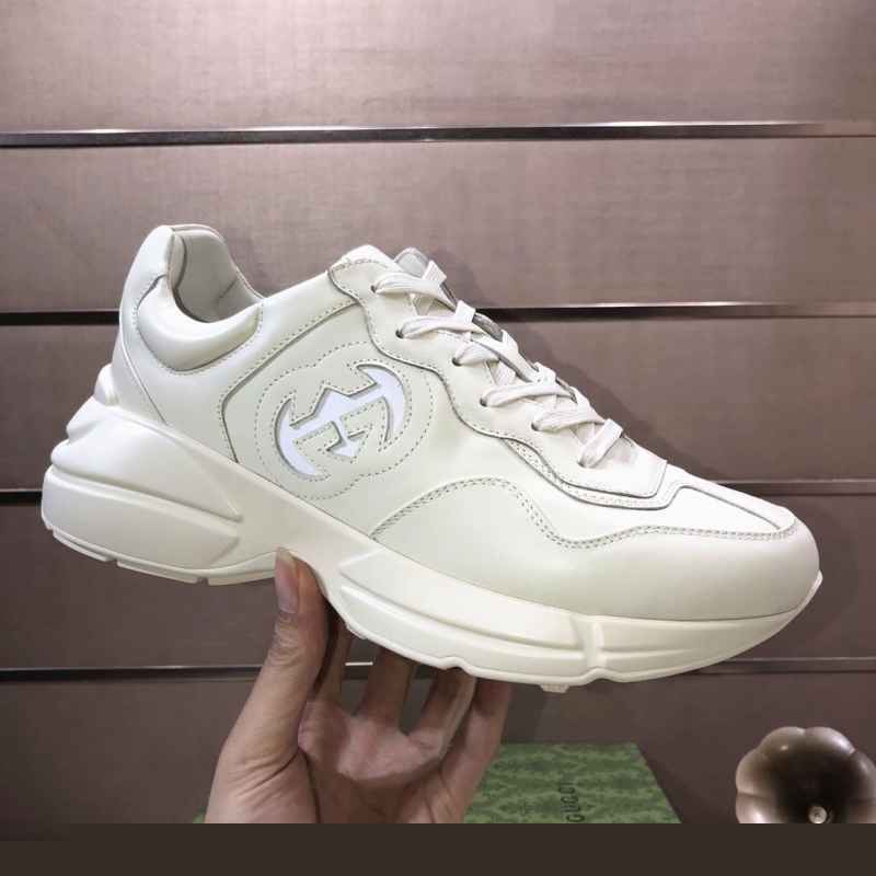 G*u*i casual shoes